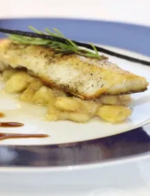 Bar aux bananes et à la vanille, sauce caramel de Xérès