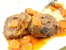 Collier d'agneau sauce tomate