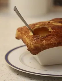 Soupière de fruits d'hiver en croûte feuilleté